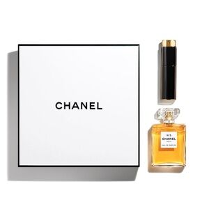 CHANEL No. 5 Eau de Parfum gift set.  New